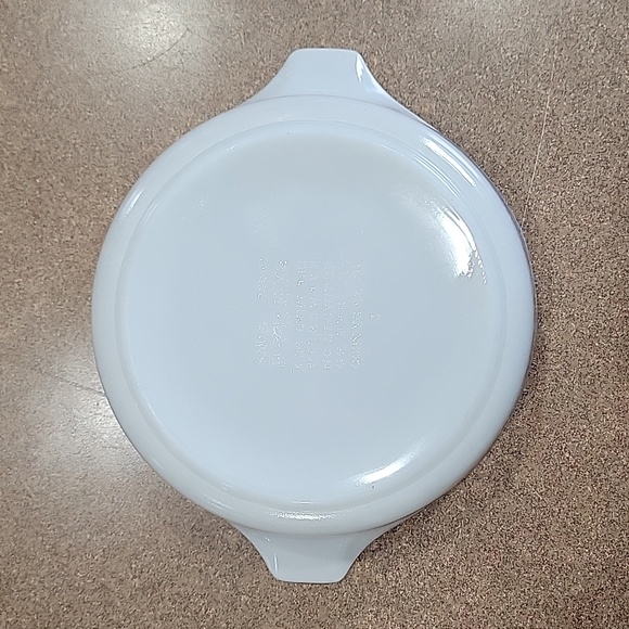 Vintage Pyrex Colonial Mist Casserole Dish! - Picture 16 of 16